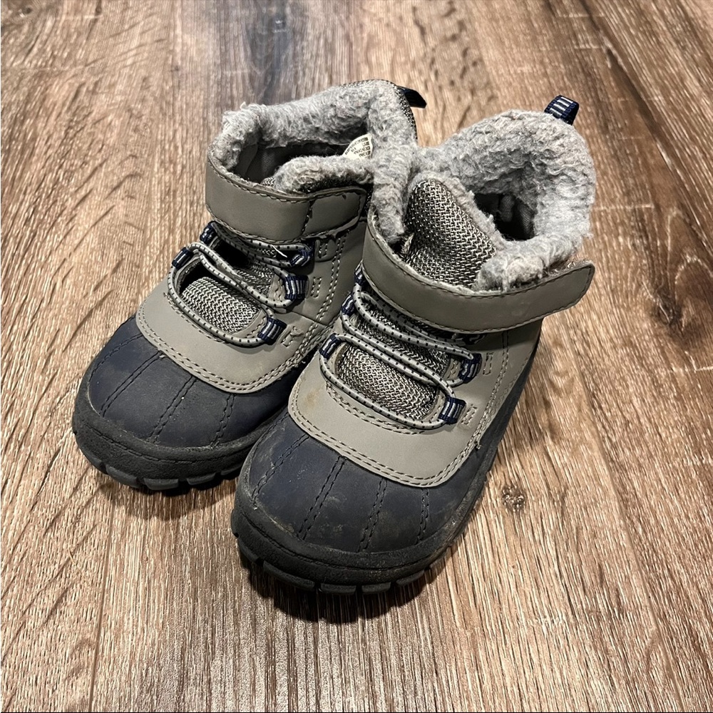 Boys boots size 6